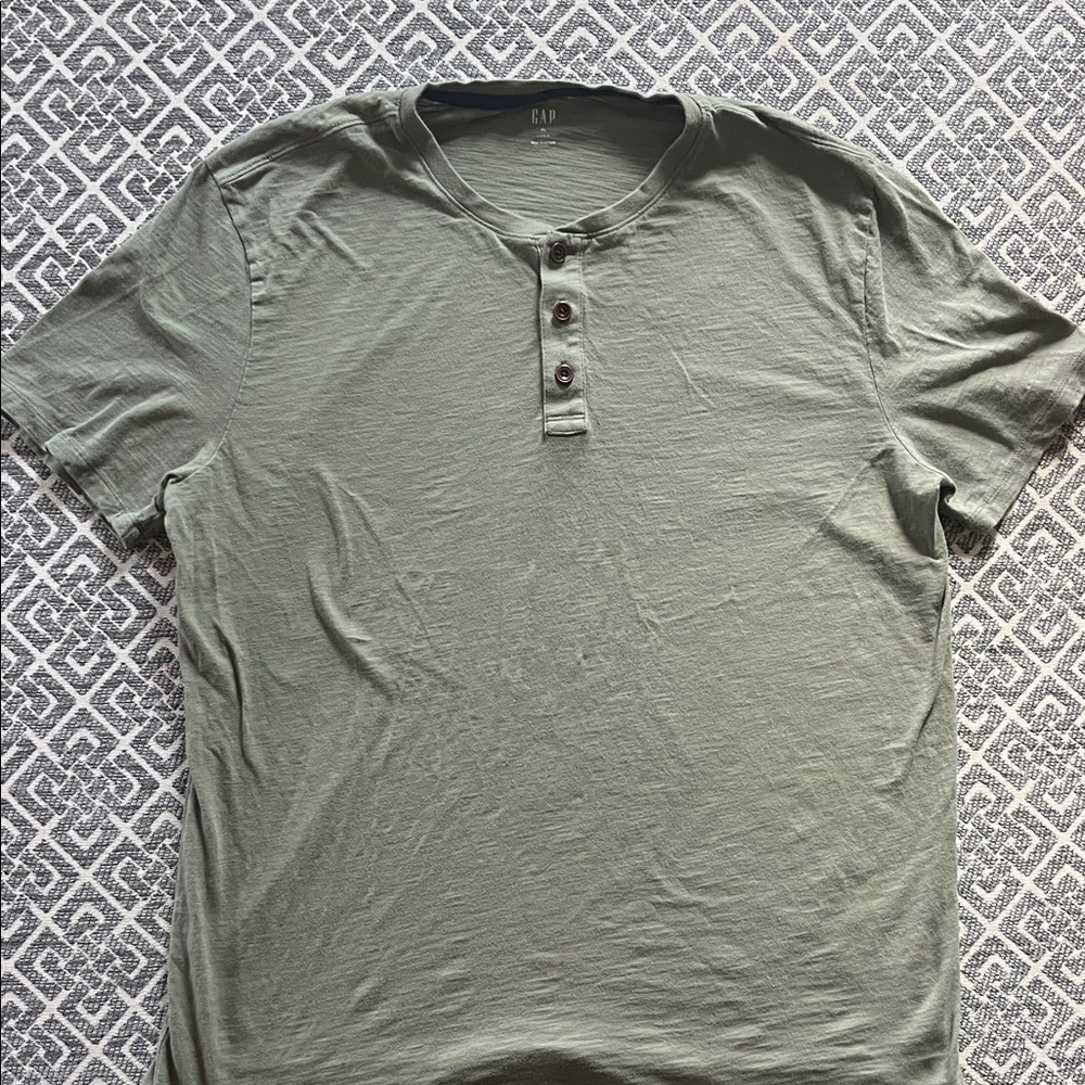 GAP Men's Green Short Sleeve Henley - SIZE XLT